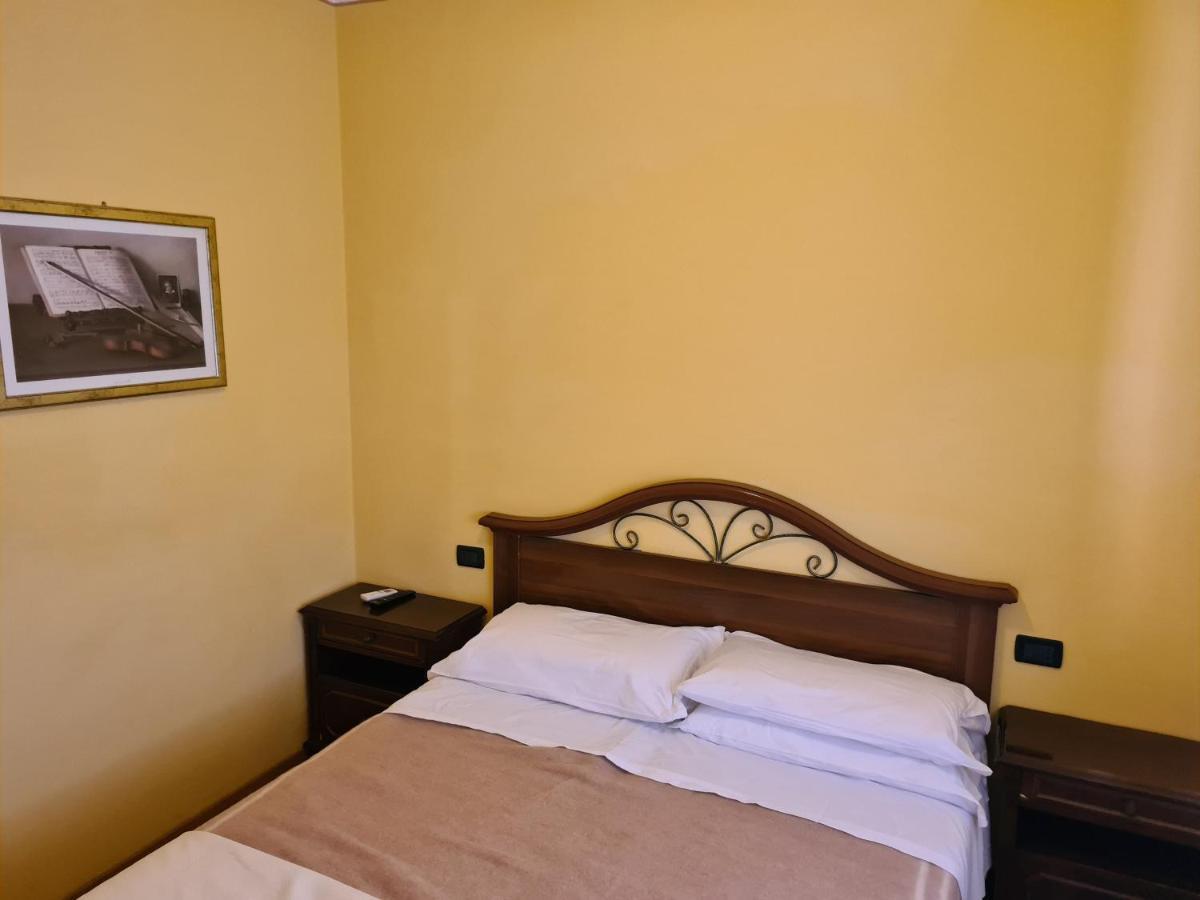 New Napoleonico Hotel Bondeno Luaran gambar