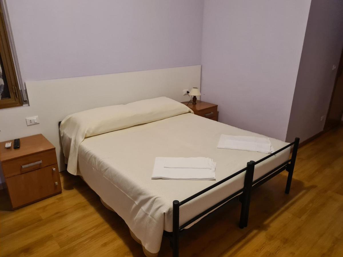 New Napoleonico Hotel Bondeno Luaran gambar